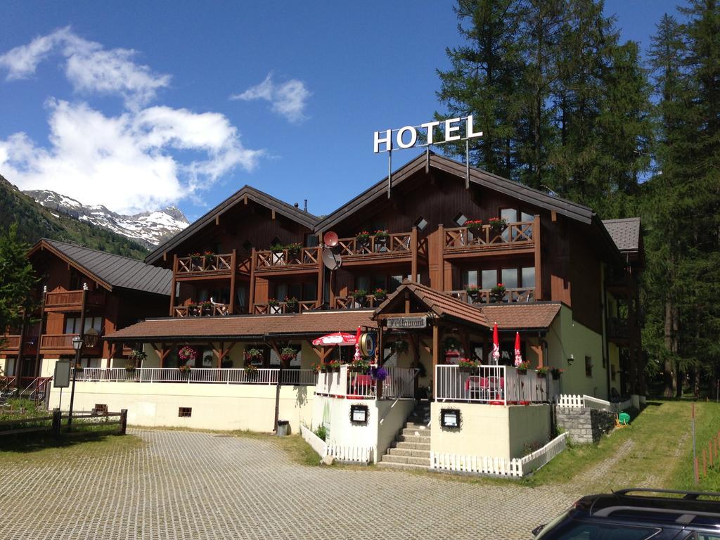 Hotel Alpenhof Обервалд Екстериор снимка