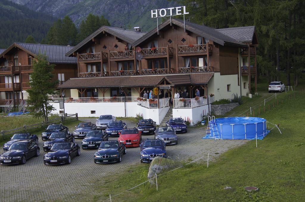 Hotel Alpenhof Обервалд Екстериор снимка