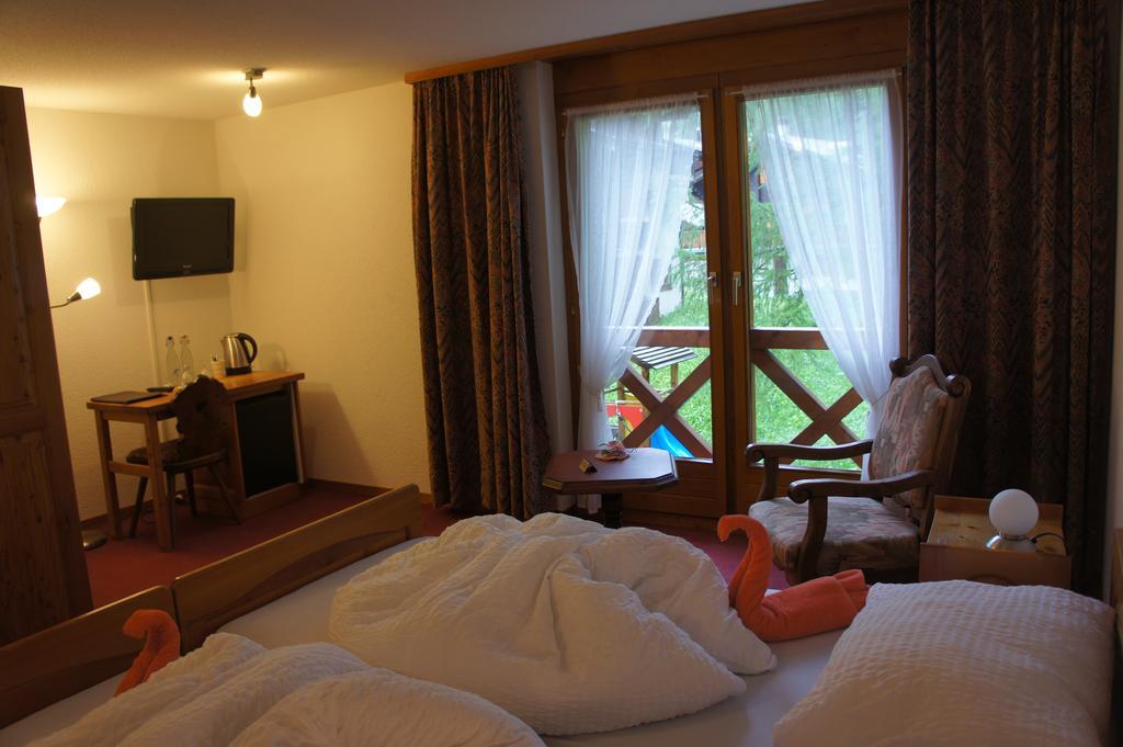 Hotel Alpenhof Обервалд Екстериор снимка