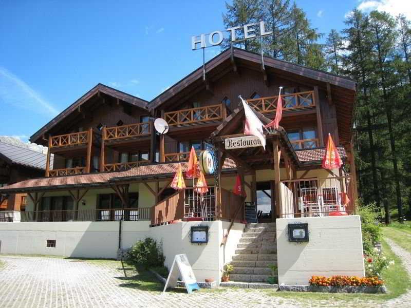 Hotel Alpenhof Обервалд Екстериор снимка