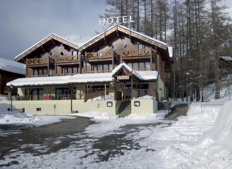 Hotel Alpenhof Обервалд Екстериор снимка