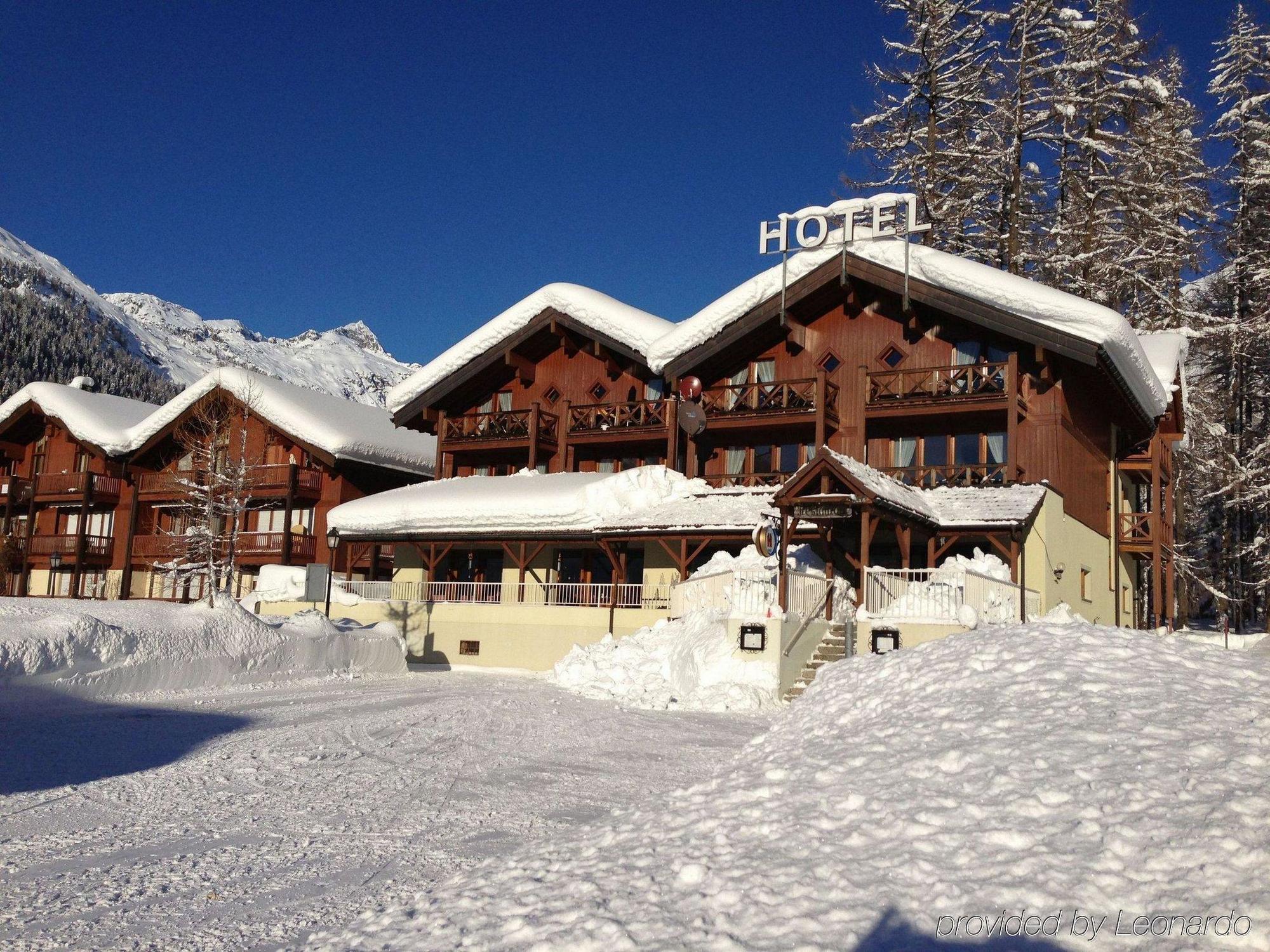 Hotel Alpenhof Обервалд Екстериор снимка